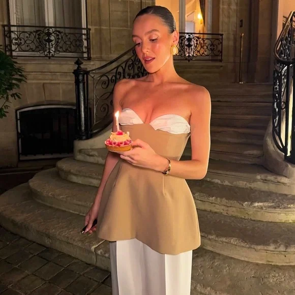 Odd Muse London Elegant Tan and White Strapless - Picture 4 of 11